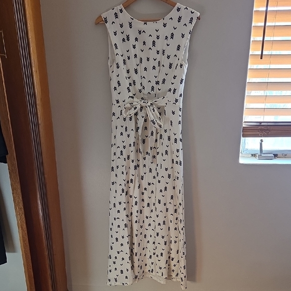 Bohemian White and Black Patterned Dress - Picture 3 of 4